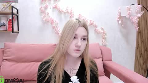 Sylvia online show from September 15, 2025, 8:03 am