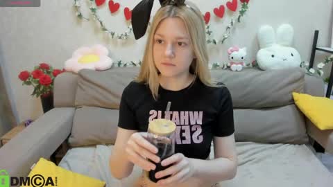 Sylvia online show from March 12, 2026, 1:12 am