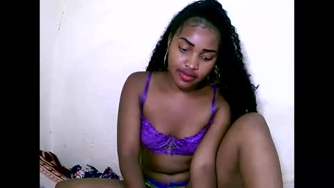 sylviasexy27 online show from January 1, 2025, 5:33 am