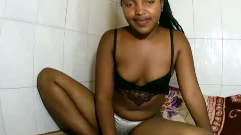 sylviasexy27 online show from February 21, 2025, 4:29 am