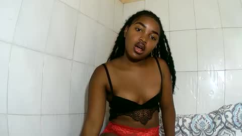 sylviasexy27 online show from February 22, 2025, 9:01 am