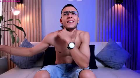 Snapshot of symonprince chatting on September 21, 2025, 5:14 pm 420 Forever online show from September 21, 2025, 5:14 pm