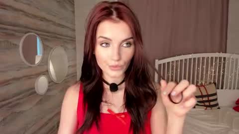 Snapshot of synne_glows chatting on June 11, 2026, 7:17 am Eva online show from June 11, 2026, 7:17 am