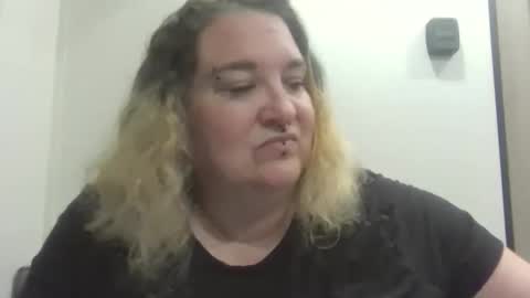 Snapshot of synstresslily chatting on September 9, 2025, 4:23 am Synstress Lily online show from September 9, 2025, 4:23 am