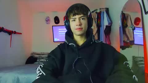 TONER online show from October 24, 2025, 1:46 am