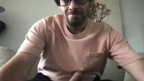 t_fuenzalida online show from December 14, 2025, 5:18 pm