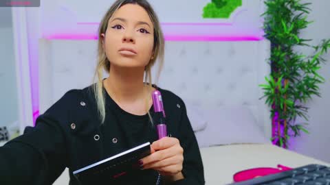 Arianna online show from December 16, 2024, 1:43 pm