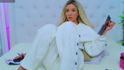 Arianna online show from January 21, 2025, 4:05 pm