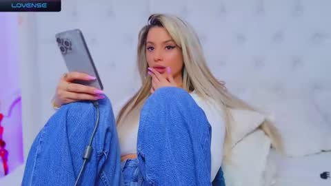 Arianna online show from February 18, 2025, 7:41 pm