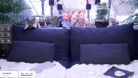 TAANNI online show from October 7, 2025, 6:16 pm