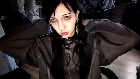 Lina online show from April 5, 2026, 4:59 pm