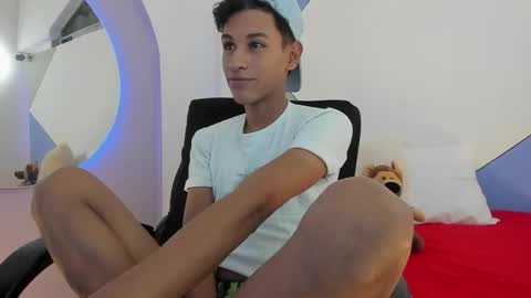 Tashi00 online show from February 25, 2026, 9:13 pm