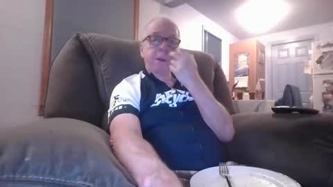 tacrunner66_ online show from February 8, 2026, 3:43 am