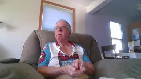 tacrunner66_ online show from April 16, 2026, 11:07 pm