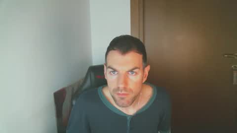 Snapshot of taf1989 chatting on December 19, 2024, 5:29 am taf1989 online show from December 19, 2024, 5:29 am