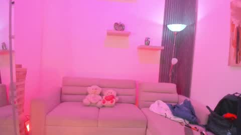 Tahiela  online show from January 14, 2026, 10:10 am