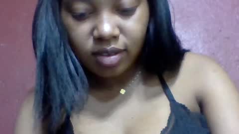 Snapshot of tahiriniah chatting on June 19, 2026, 7:56 am tahiriniah online show from June 19, 2026, 7:56 am