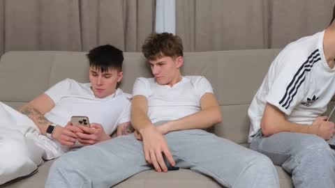 Alex online show from December 22, 2025, 5:43 pm