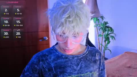 Snapshot of taichi_bluy chatting on November 5, 2025, 8:42 pm taichi online show from November 5, 2025, 8:42 pm