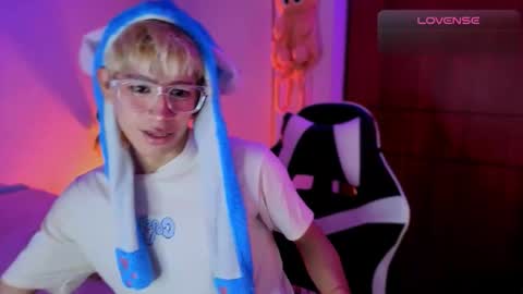 Snapshot of taichi_bluy chatting on December 18, 2025, 7:03 am taichi online show from December 18, 2025, 7:03 am