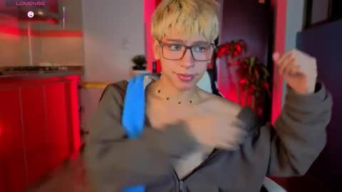 Snapshot of taichi_bluy chatting on January 16, 2026, 5:00 am taichi online show from January 16, 2026, 5:00 am