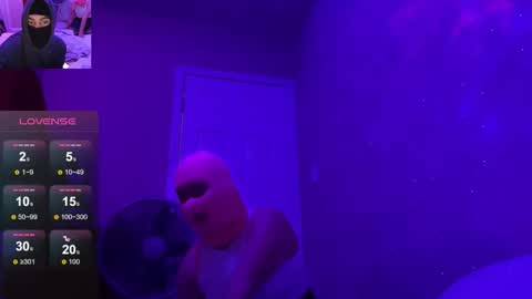 tainodaddy online show from December 15, 2025, 7:23 am