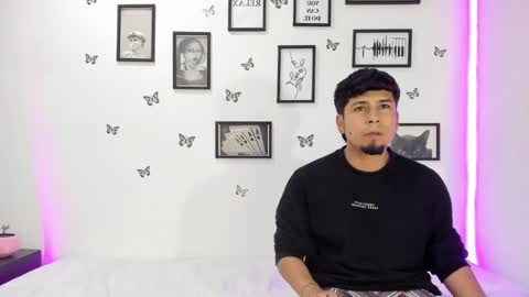 Snapshot of tainy_n_harley chatting on December 27, 2024, 8:35 am Liam and Juli online show from December 27, 2024, 8:35 am