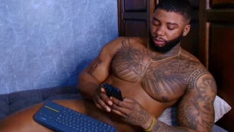 Tairon Tucke online show from March 2, 2025, 5:54 am