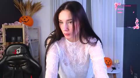 Lizzy online show from November 3, 2025, 3:13 pm