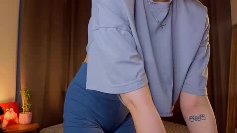 im Lally online show from September 24, 2025, 3:43 am