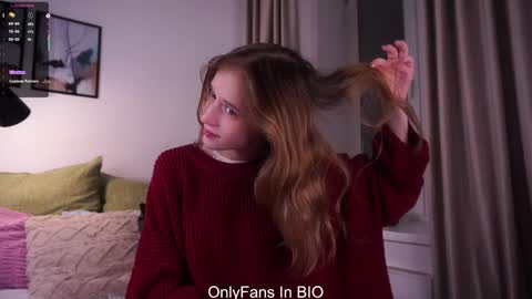 Mia online show from December 5, 2025, 1:14 am