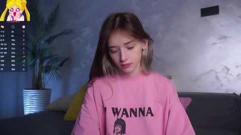 Mia online show from April 13, 2026, 1:44 am