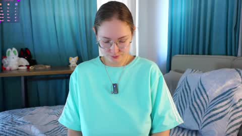 Molly online show from April 9, 2026, 2:22 am