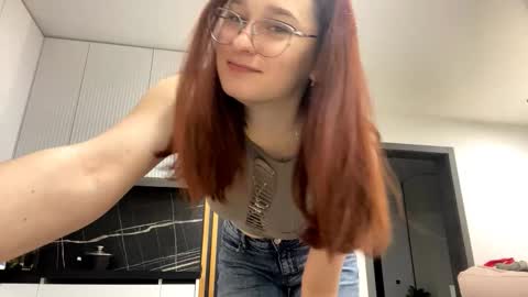 Ayla and Lexi online show from November 28, 2025, 11:24 am