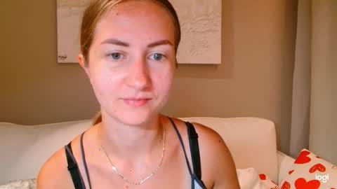  Kira  online show from October 11, 2025, 5:28 am