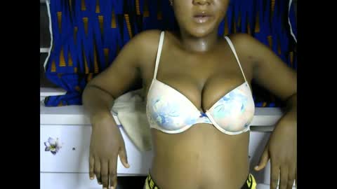Snapshot of tall_choco chatting on March 25, 2026, 7:20 pm tall_choco online show from March 25, 2026, 7:20 pm