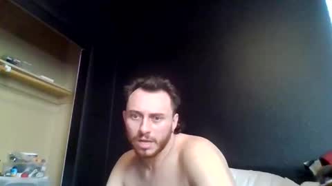 tallhungcloudyy online show from June 3, 2026, 2:33 pm