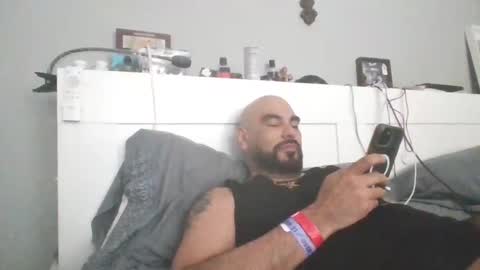 Snapshot of talllatino310 chatting on January 18, 2025, 5:04 pm talllatino310 online show from January 18, 2025, 5:04 pm