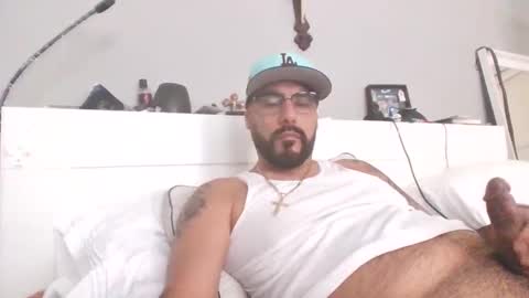 Snapshot of talllatino310 chatting on September 13, 2025, 9:14 pm talllatino310 online show from September 13, 2025, 9:14 pm