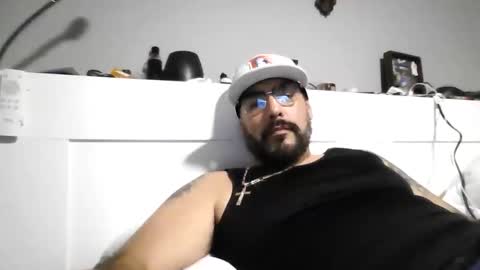 Snapshot of talllatino310 chatting on December 4, 2025, 5:39 am talllatino310 online show from December 4, 2025, 5:39 am