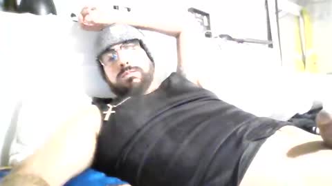 Snapshot of talllatino310 chatting on December 5, 2025, 9:18 am talllatino310 online show from December 5, 2025, 9:18 am