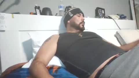 Snapshot of talllatino310 chatting on December 14, 2025, 8:02 pm talllatino310 online show from December 14, 2025, 8:02 pm