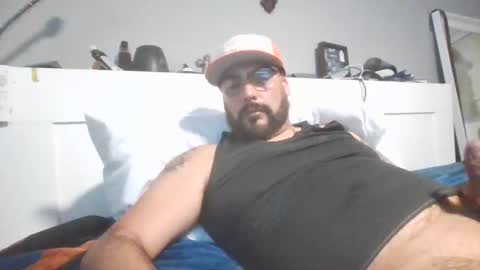 Snapshot of talllatino310 chatting on December 16, 2025, 6:07 am talllatino310 online show from December 16, 2025, 6:07 am