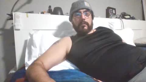 Snapshot of talllatino310 chatting on December 18, 2025, 5:02 am talllatino310 online show from December 18, 2025, 5:02 am