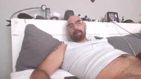 Snapshot of talllatino310 chatting on June 5, 2026, 9:42 pm talllatino310 online show from June 5, 2026, 9:42 pm