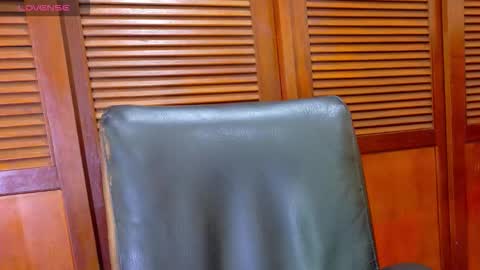    online show from October 10, 2025, 11:42 am