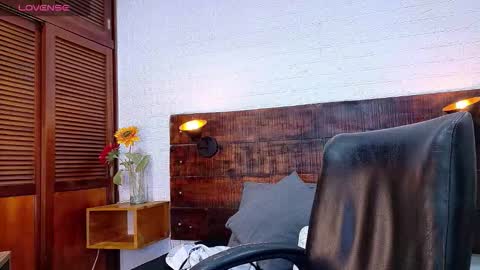    online show from November 6, 2025, 10:49 am