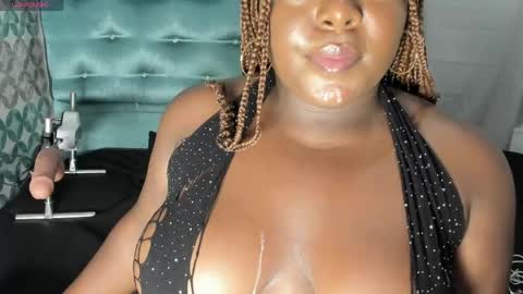 tamaramilleer online show from April 17, 2026, 6:05 am