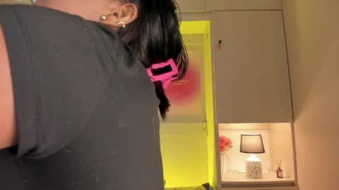 Tami online show from April 18, 2026, 7:40 pm