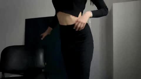 Kira online show from November 22, 2025, 6:45 am